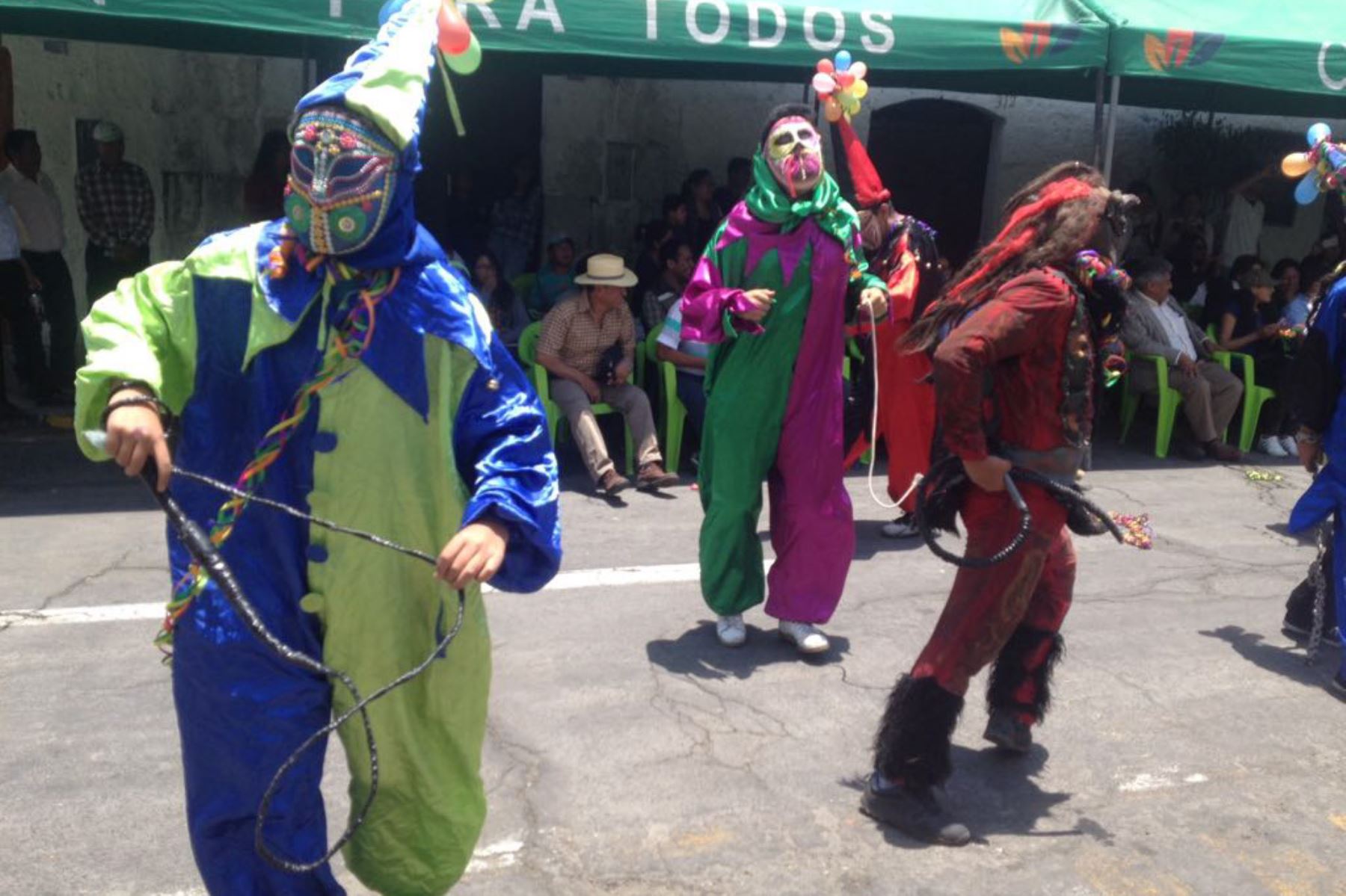 La festividad del exultante carnaval se vive hoy en el tradicional Carnaval Loncco, manifestación cultural que se desarrolla desde hace muchos años en el distrito de Cayma. Andina/Archivo