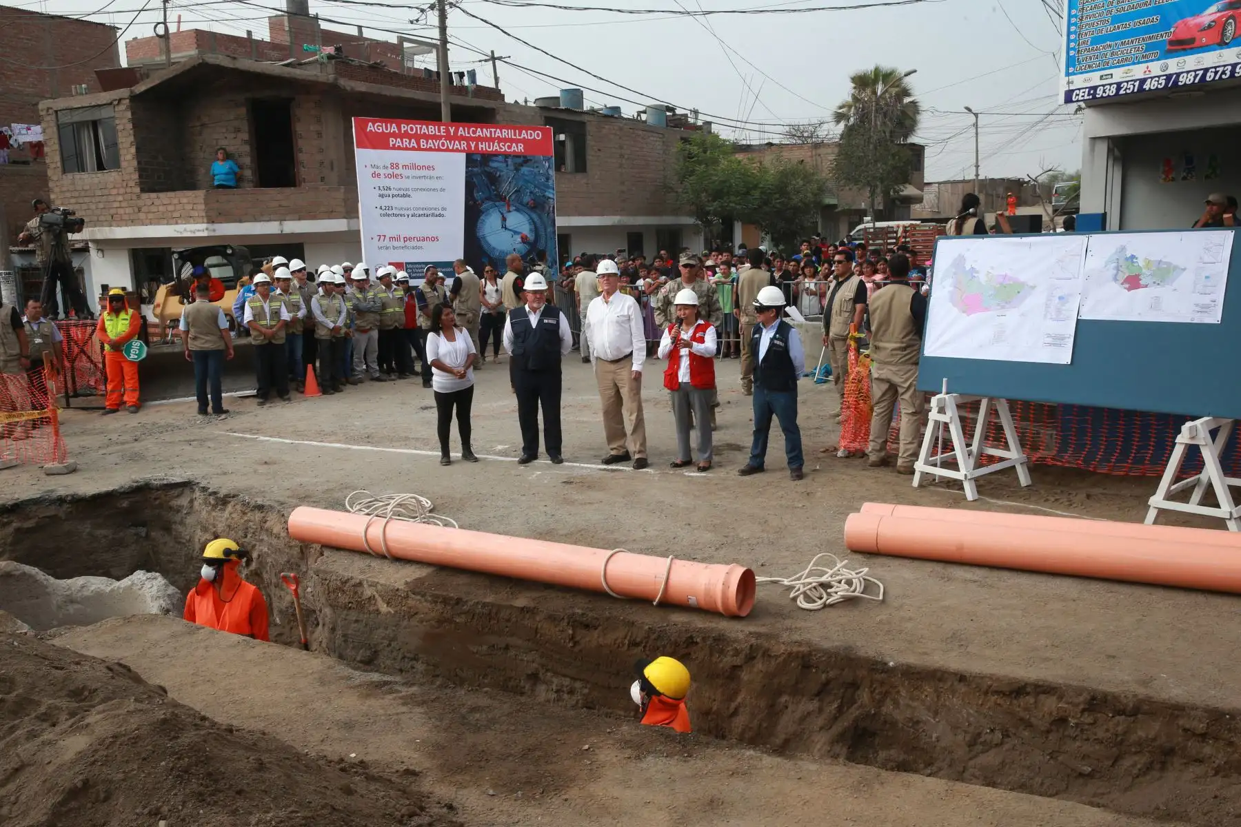LIMA-PERÚ-FEBRERO-07. El presidente de la República, Pedro Pablo Kuczynski. Inspeccionó ampliación de red de agua potable en San Juan de Lurigancho .Foto: ANDINA/Norman Córdova