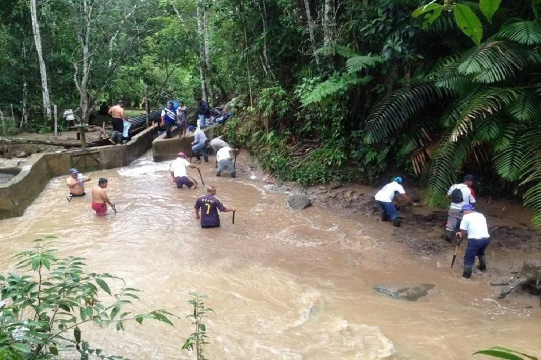 San Martín: río Cumbaza erosiona calle en distrito de Morales