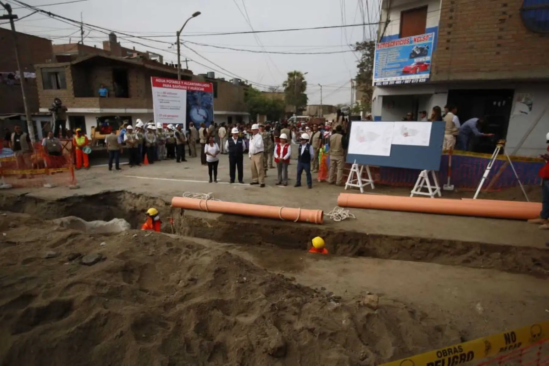 Presidente de la República, PPK y ministro de Vivienda, Carlos Bruce, supervisaron obras de agua potable y alcantarillado en SJL.