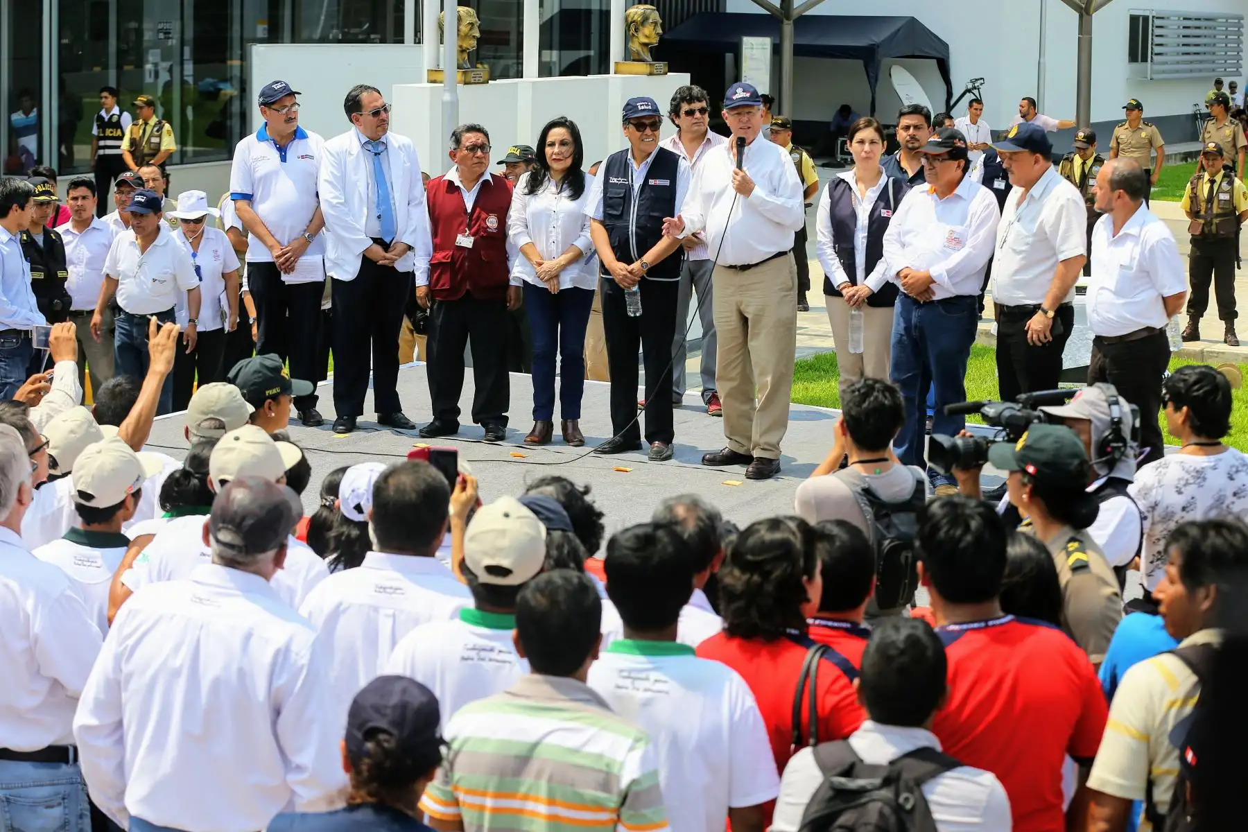TARAPOTO PERÚ - FEBRERO 08. El Presidente de la República, Pedro Pablo Kuczynski, inspeccionó el funcionamiento del hospital II-2 Tarapoto en la región San Martín. Foto: ANDINA/Luis Iparraguirre