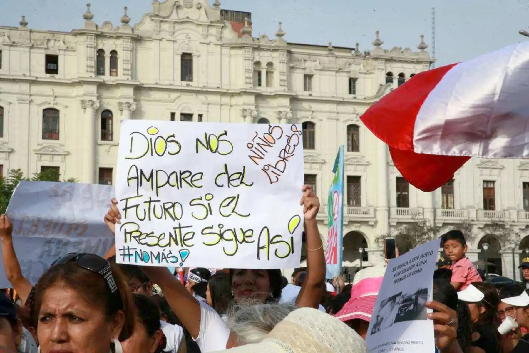 LIMA PERÚ - FEBRERO 08. "Marcha Jimena renace" se concentra en la Plaza San Martin. Foto: ANDINA/Jhony Laurente