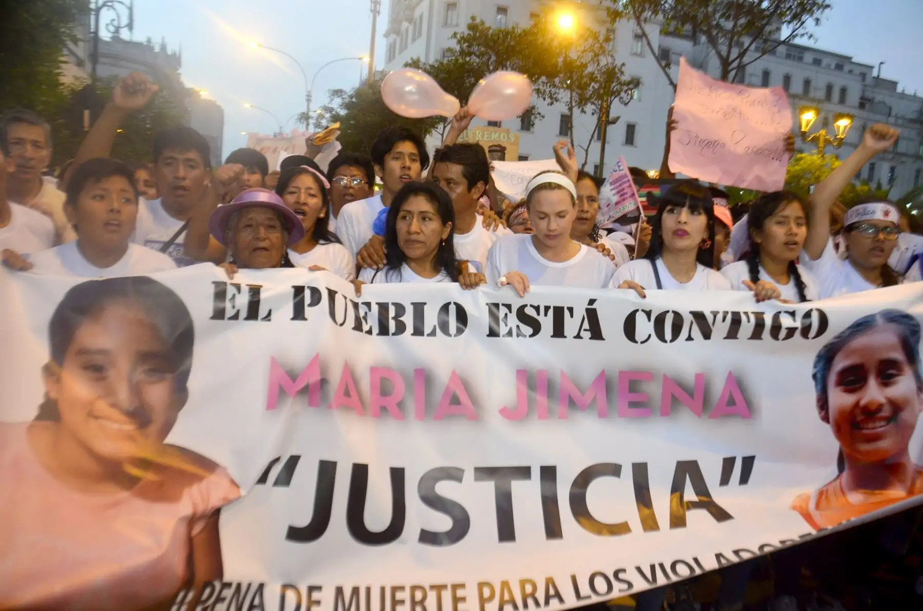 LIMA PERÚ - FEBRERO 08. Miles de personas salen a las calles en apoyo a la "Marcha Jimena renace". Foto: ANDINA/Jhony Laurente