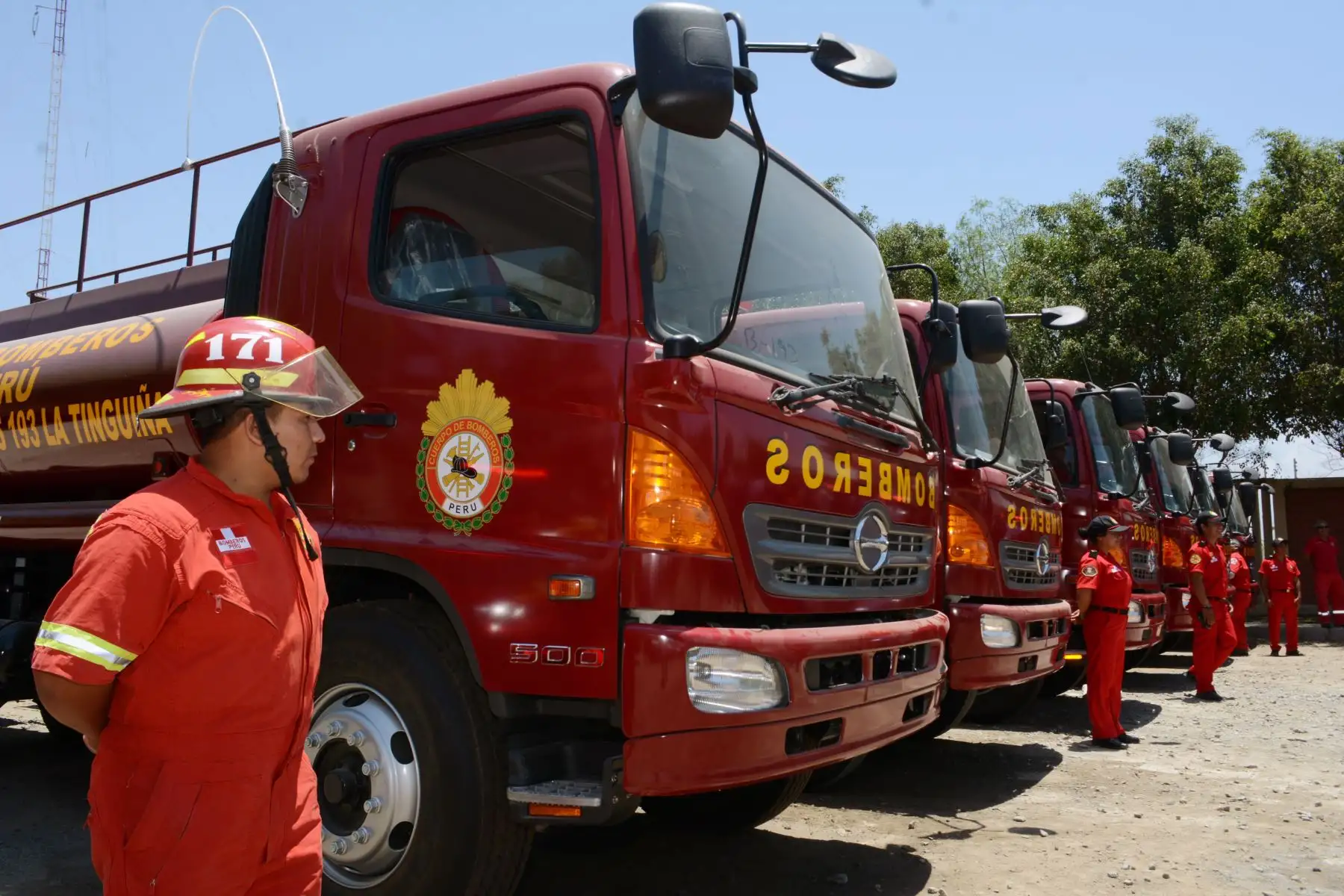 Los bomberos de Ica reciben 19 vehículos donados por Gobierno Regional. Foto: Cortesía: Genry Emerson Bautista