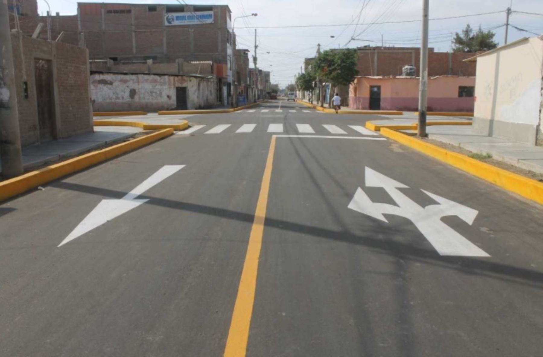La municipalidad distrital de La Victoria, a través de su Gerencia de Desarrollo Urbano, ejecutará un paquete de obras de pavimentación con una inversión de 3.5 millones soles, con recursos propios, informó el alcalde Anselmo Lozano.
