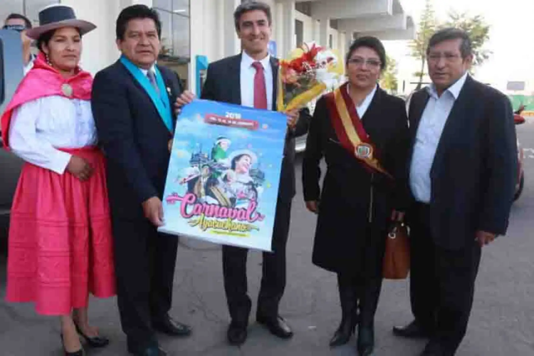 El ministro de Cultura, Alejandro Neyra, llegó a la región Ayacucho para la inauguración de los Carnavales 2018 de esa región y adelantó que su portafolio busca reconocer a las Tablas de Sarhua como Patrimonio Cultural de la Nación.