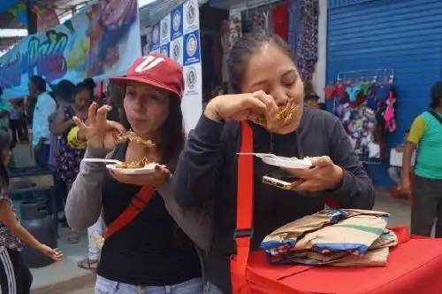 Centenares de Huaralinos degustaron delicioso pato en ají.