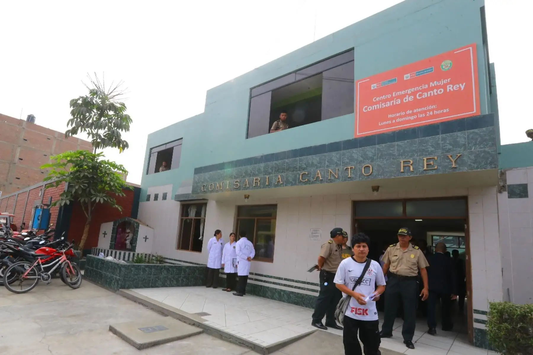 El presidente de la República, Pedro Pablo Kuczynski, supervisó la Comisaría de Canto Rey, en San Juan de Lurigancho, tras el reciente relevo del personal policial. Foto: ANDINA/ Prensa Presidencia