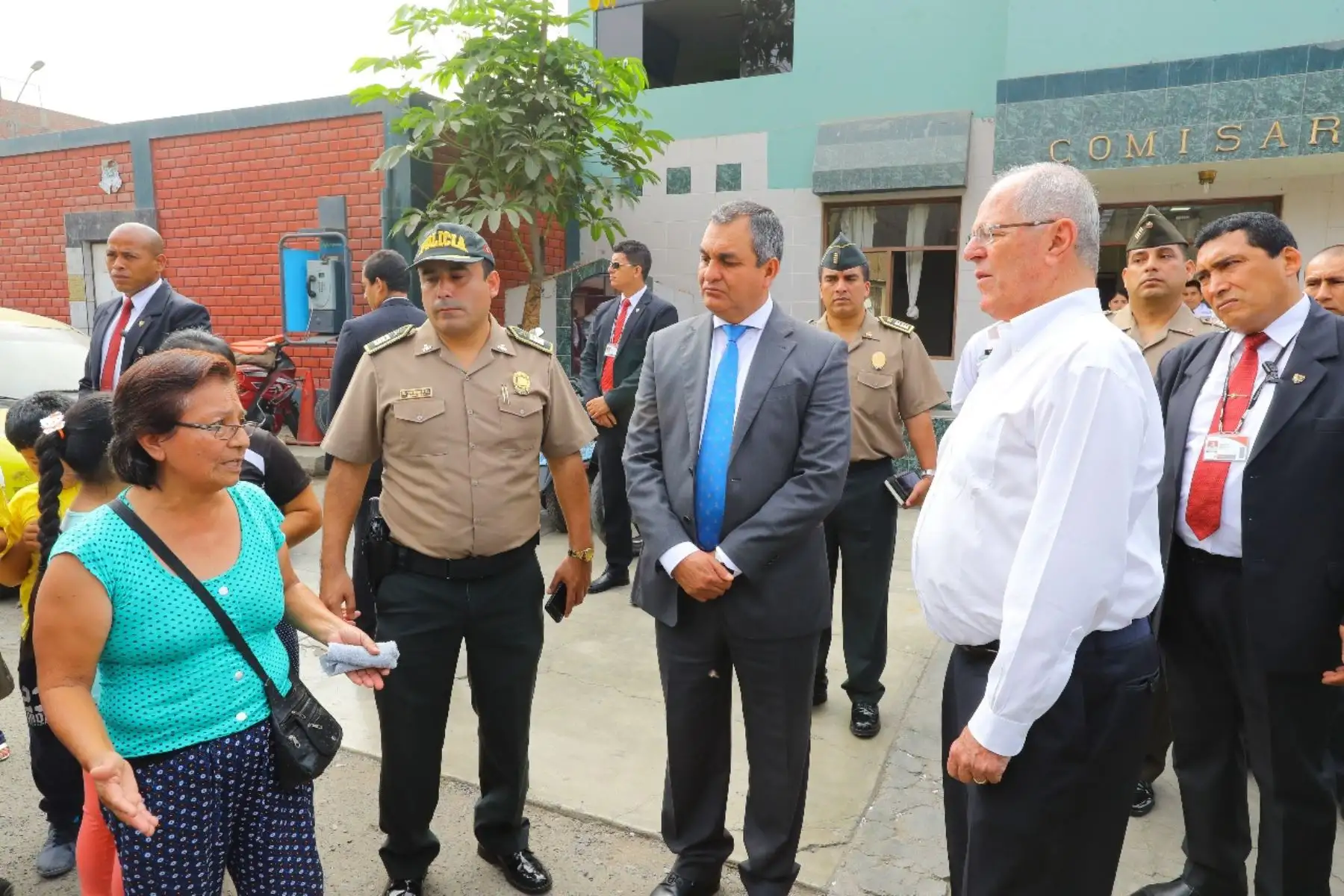 El presidente de la República, Pedro Pablo Kuczynski, supervisó la Comisaría de Canto Rey, en San Juan de Lurigancho, tras el reciente relevo del personal policial. Foto: ANDINA/ Prensa Presidencia