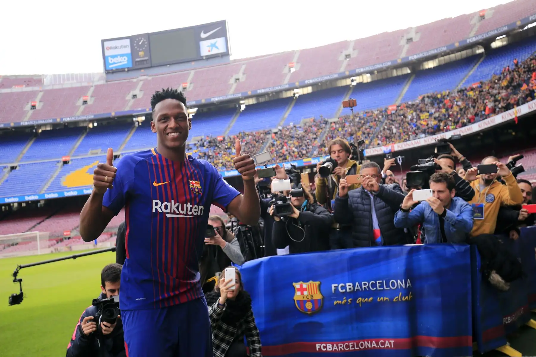 El Barcelona, tras desembolsar 167 millones (155 en Coutinho y 12 en Yerry Mina), lidera con diferencia el ránking de inversión en Europa en este mercado de invierno, seguido del Liverpool (79 millones), el Manchester City (72 millones), el Atlético de Madrid (66 millones) y el Arsenal (66 millones).