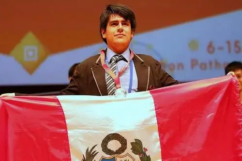 El estudiante de 16 años ingresó a la Facultad de Ciencias e Ingeniería en la especialidad de Química. Foto: Difusión