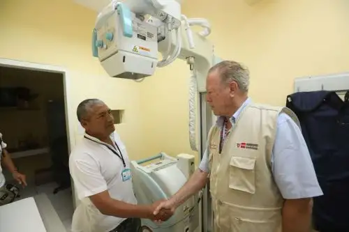 Ministro de Defensa, Jorge Kisic, visita instalaciones en el Vraem.