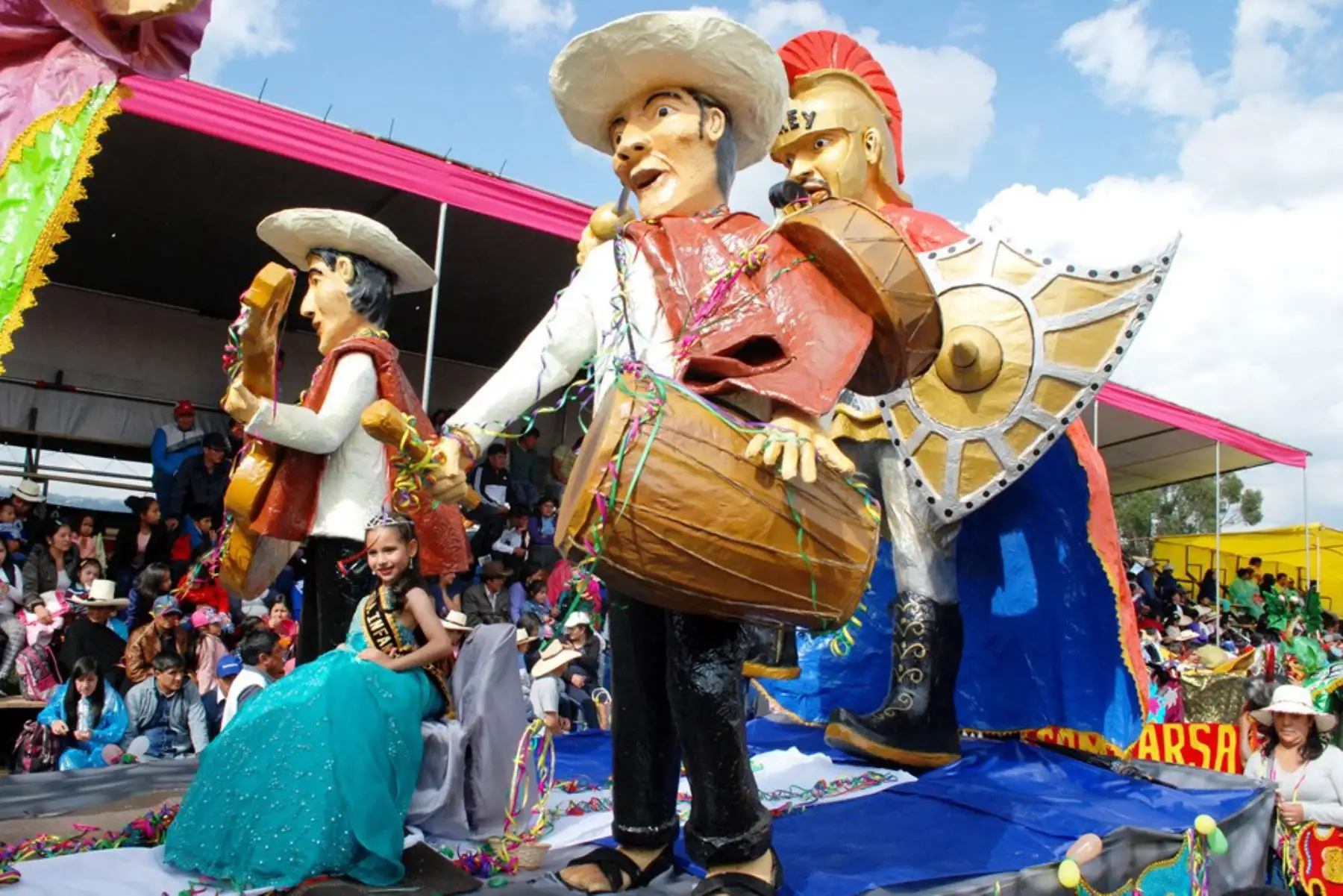 De todos los carnavales que se festejan en nuestro país, el de Cajamarca ha cobrado tal fama por su alborozada y organizada celebración, que le ha valido a esta histórica ciudad el título de Capital del Carnaval peruano. ANDINA/Eduard Lozano