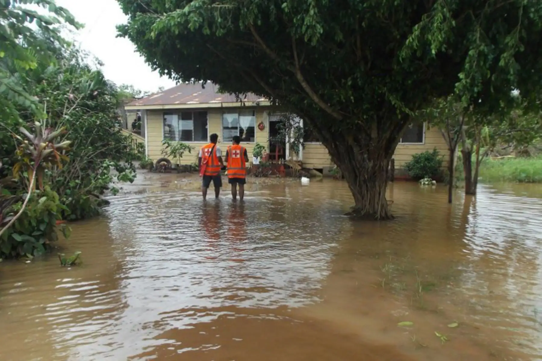 El ciclón Gita dejo inundaciones y daños en Nuku