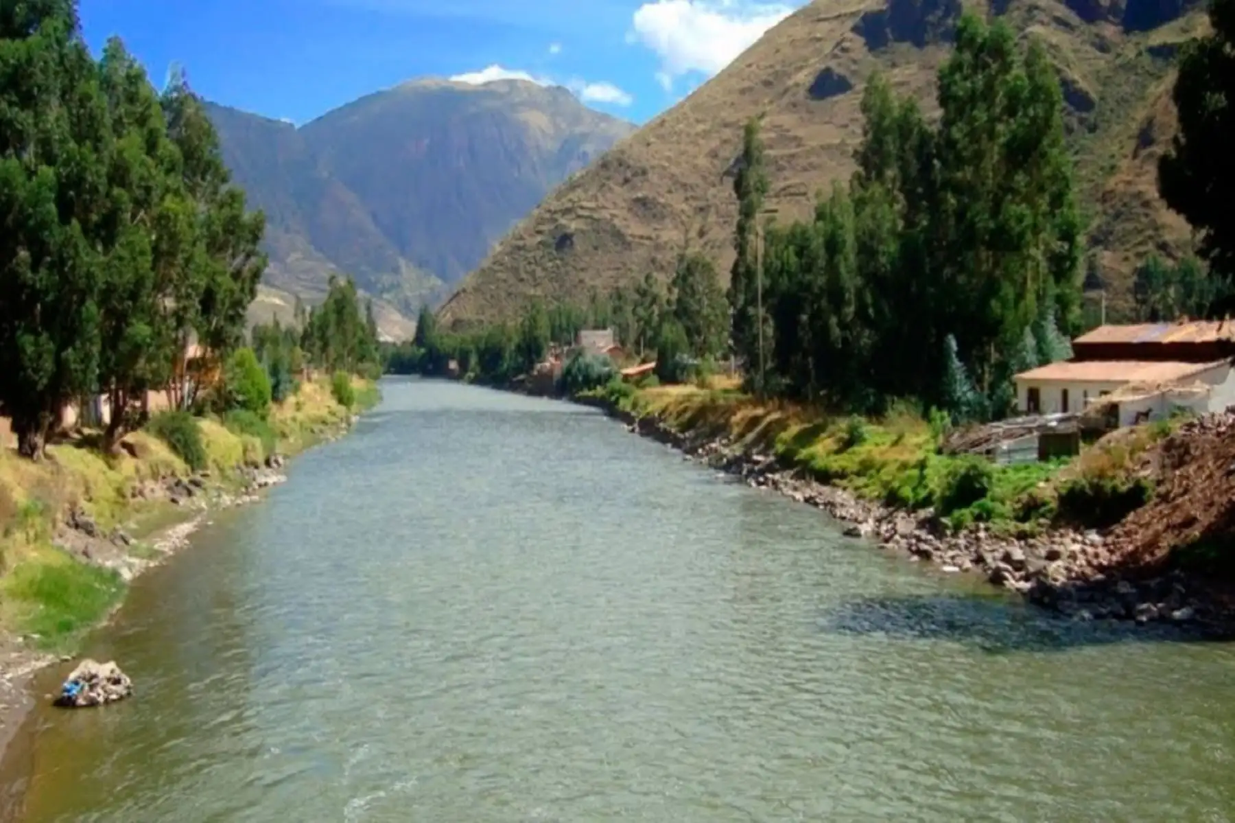 Río Urubamba aumento su nivel, al igual que el Vilcanota, por aporte de intensas lluvias.