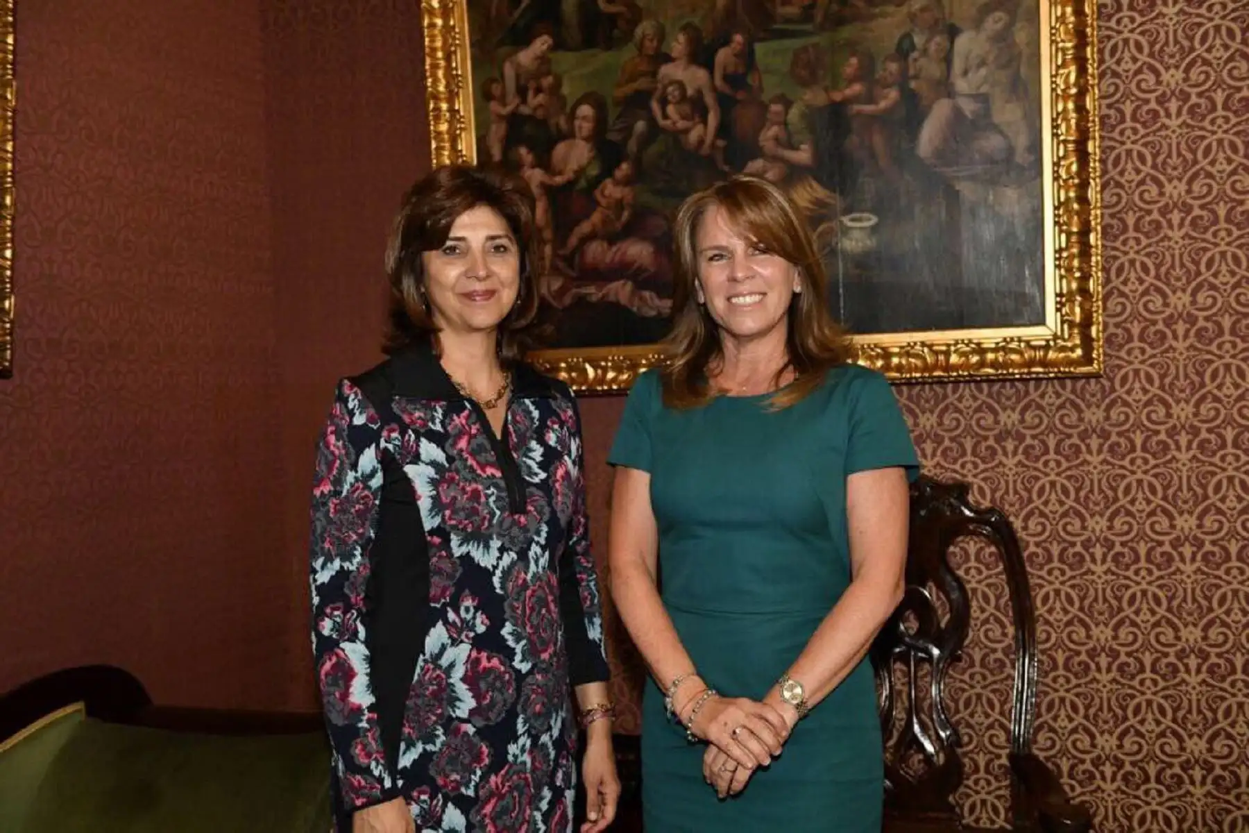 Canciller Cayetana Aljovín se reúne con su homóloga colombiana, María Ángela Holguín.