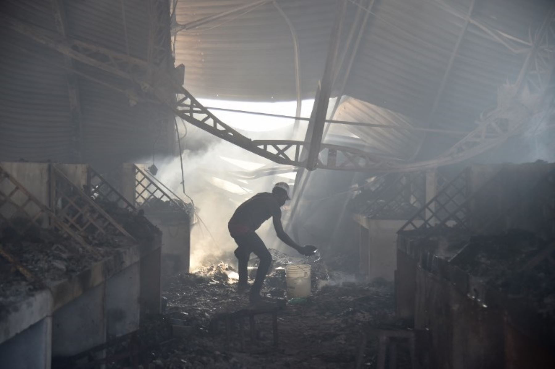 Incendio destruye mercado histórico en Puerto Príncipe. Foto  AFP