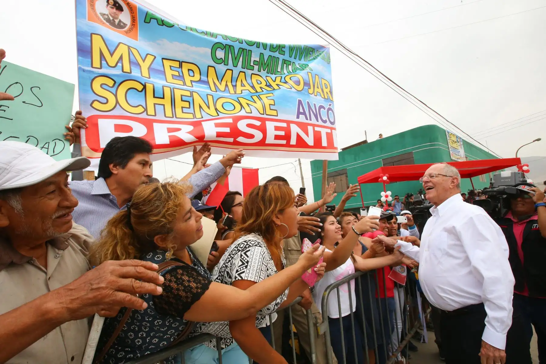 LIMA-PERÚ-FEBRERO-13. Presidente Pedro Pablo Kuczynski inaugura obras de pistas y veredas en el distrito de Ancón. Foto: ANDINA/Prensa Presidencia
