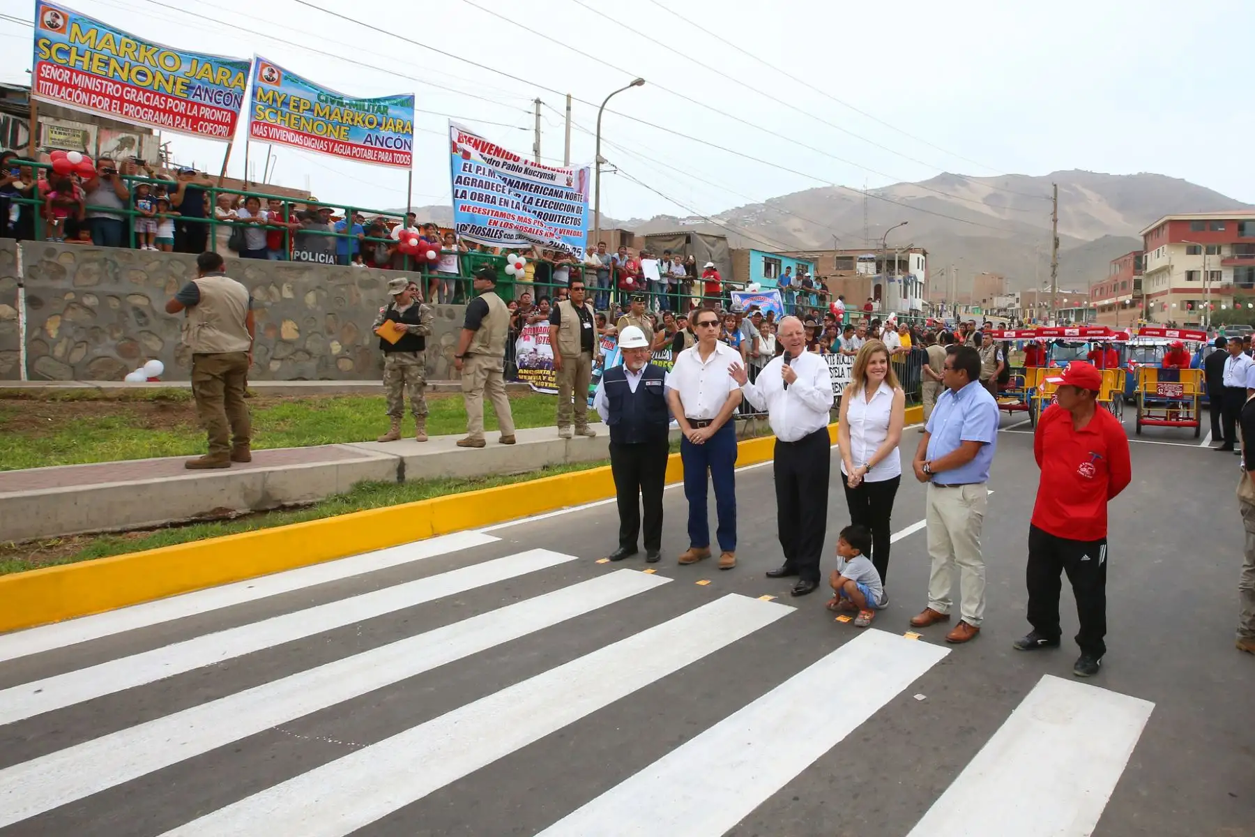 LIMA-PERÚ-FEBRERO-13. Presidente Pedro Pablo Kuczynski inaugura obras de pistas y veredas en el distrito de Ancón. Foto: ANDINA/Prensa Presidencia