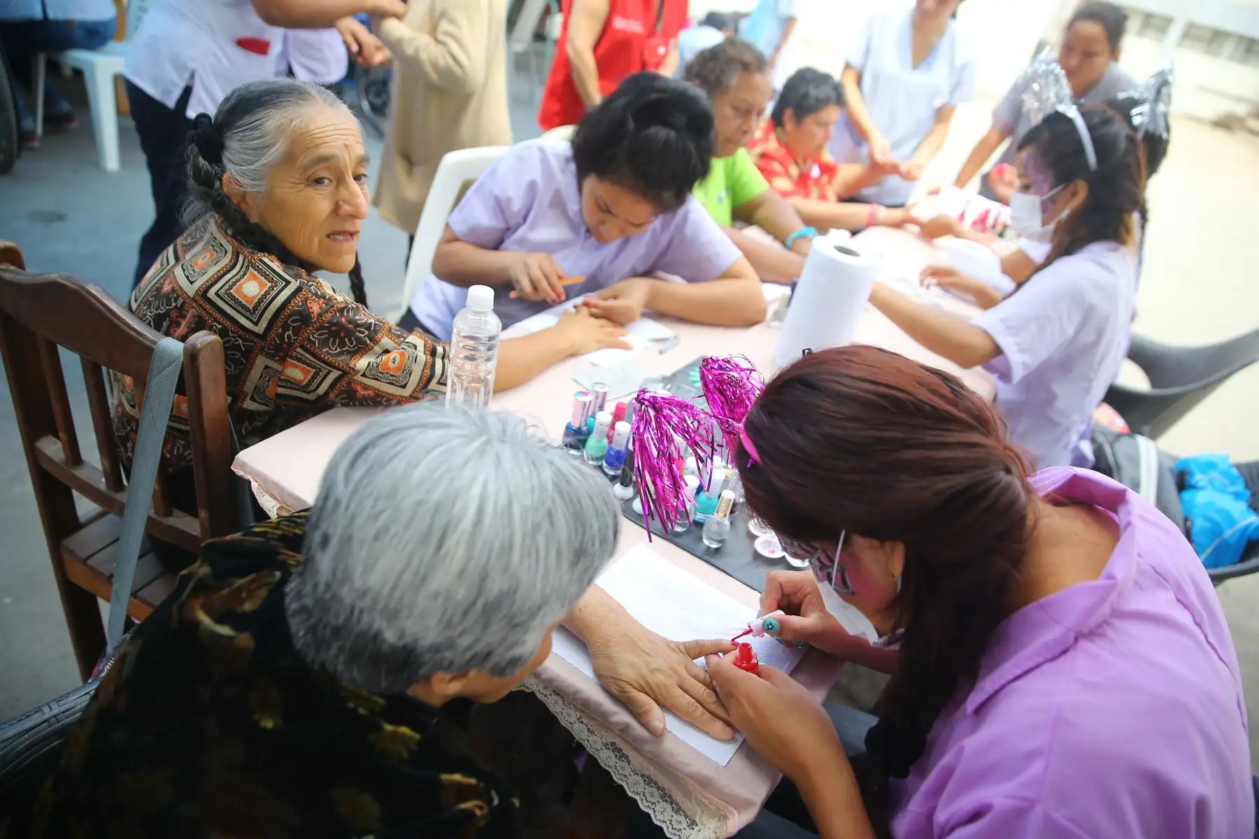 LIMA,PERÚ.FEBRERO 14. El INABIF realiza una jornada de estética personal por el día de la amistad. Foto:Andina/Luis Iparraguirre