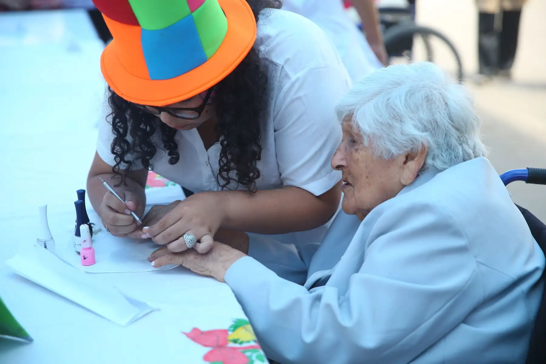 LIMA,PERÚ.FEBRERO 14. El INABIF realiza una jornada de estética personal por el día de la amistad. Foto:Andina/Luis Iparraguirre