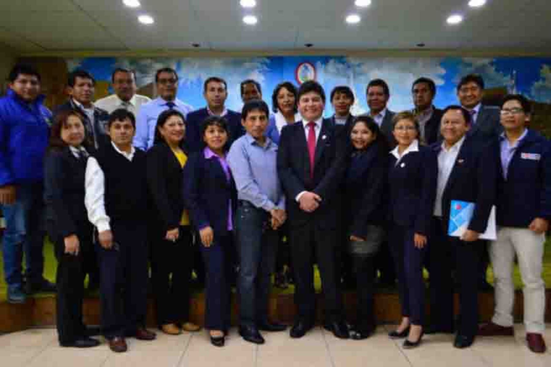 El Gobierno Regional de Ayacucho reconoció oficialmente al Comité Regional de Saneamiento, que estará encargado de la dirección, supervisión y evaluación de la elaboración del Plan Regional de Saneamiento, así como del seguimiento y evaluación de su cumplimiento.