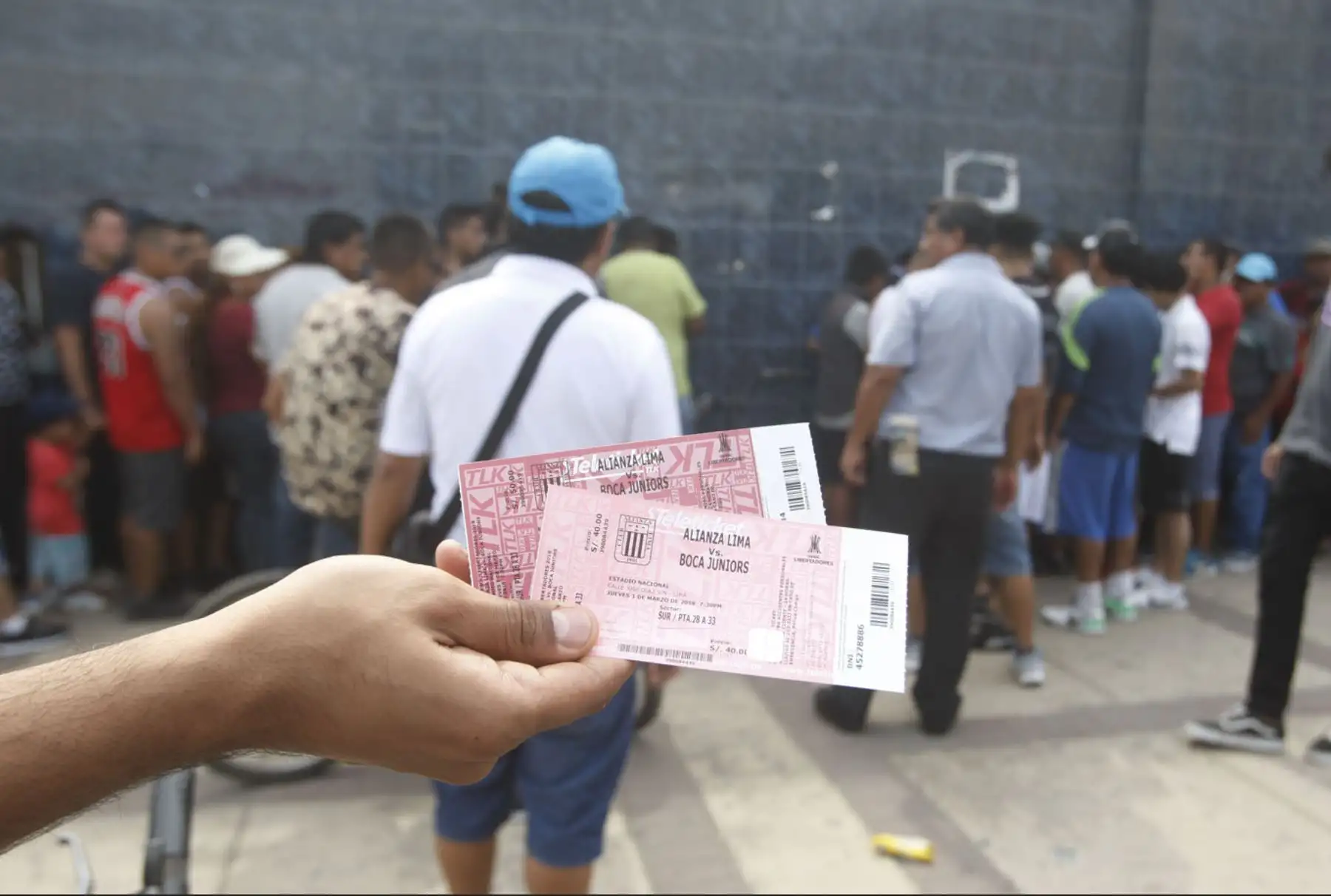 LIMA, PERÚ - FEBRERO 14. Comenzó la venta de boletos para el partido entre Alianza Lima y Boca Juniors por la Copa Libertadores . Foto: ANDINA/Eddy Ramos.