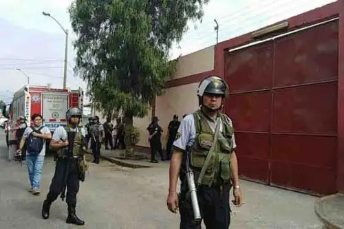 Varios adolescentes resultaron heridos en un incendio ocurrido en el Centro Juvenil de Diagnóstico y Rehabilitación de Trujillo, conocido como Floresta, ubicado en el cercado de la ciudad.