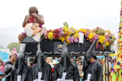 Carnavales: fiesta ingresa a su epílogo con el deceso y velorio del Ño Carnavalón. ANDINA/Eduard Lozano