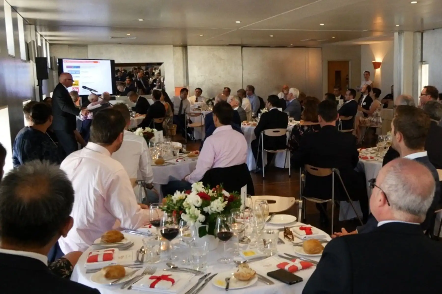 Reunión de empresarios Australianos con Ministro Ferreyros/ Cortesía