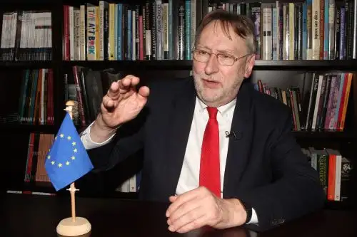 Presidente del Comité de Comercio Internacional del Parlamento Europeo, Bernd Lange.  ANDINA/Héctor Vinces