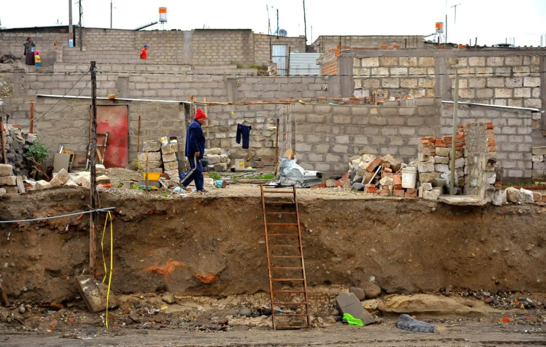 Viviendas afectadas tras el ingreso de la torrentera de Añashuayco, en el distrito de Cerro Colorado . Foto: Cortesía Diego Ramos