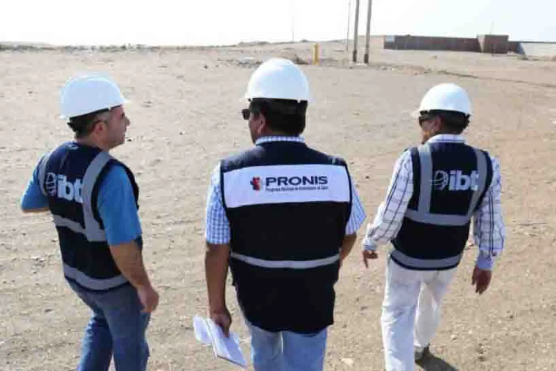 El representante del Programa Nacional de Inversión en Salud (Pronis) del Ministerio de Salud (Minsa), Jorge Salvador, entregó oficialmente el terreno a la empresa contratista que construirá el nuevo Hospital Pacasmayo, en la región La Libertad, con una inversión superior a 73 millones de soles.