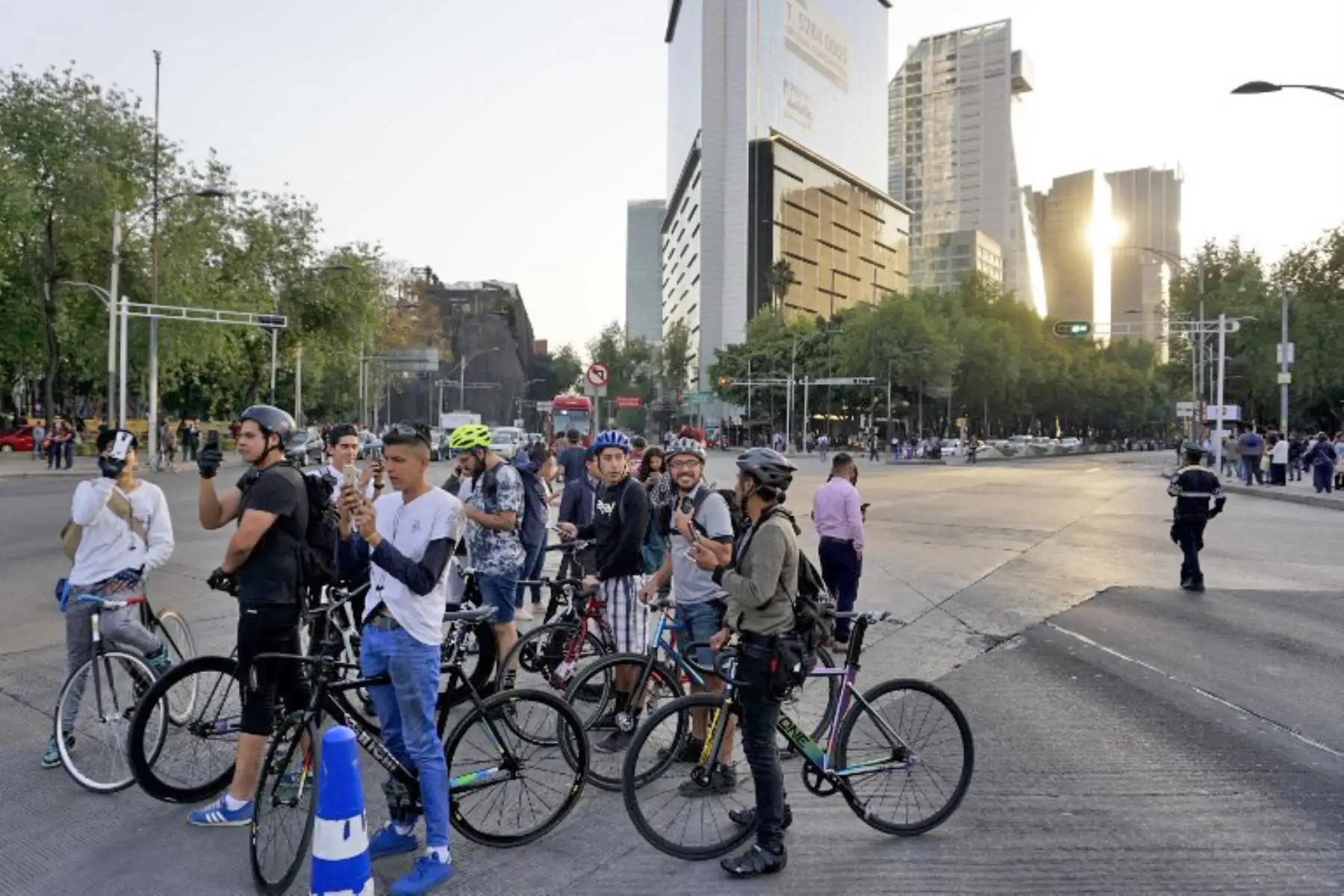 Potente sismo de 7.2 grados sacudió Ciudad de México y revive temores de sus habitantes.Foto: AFP