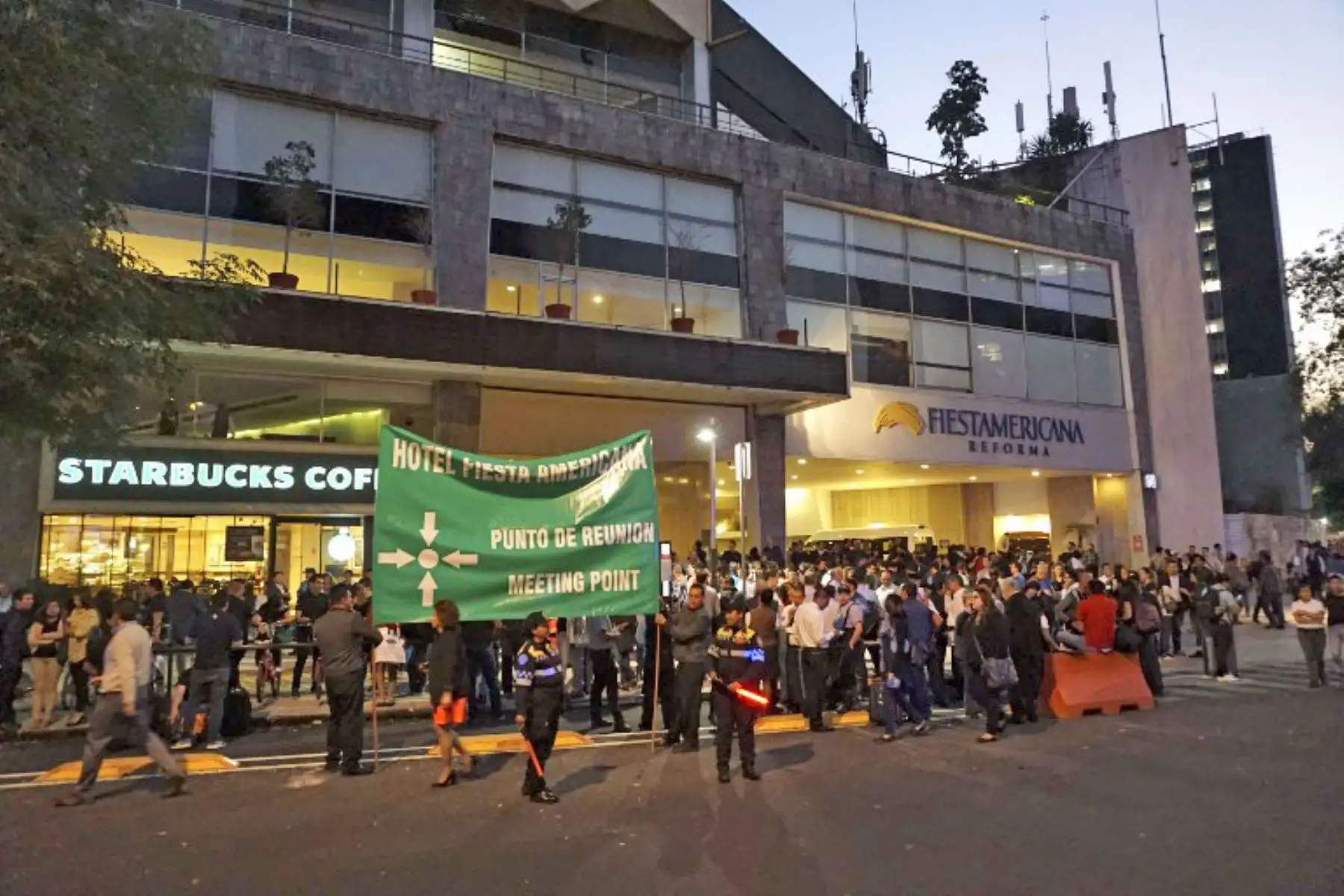 Potente sismo de 7.2 grados sacudió Ciudad de México y revive temores de sus habitantes.Foto: AFP