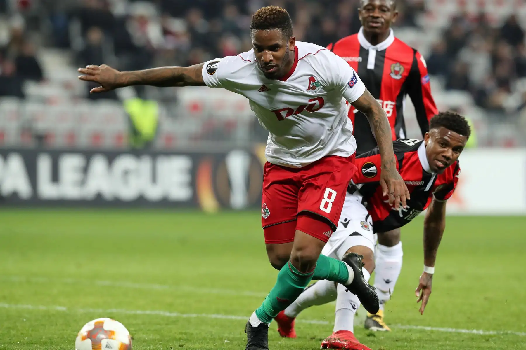Jefferson Farfan fue fundamental para triunfo del Lokomotiv (3) frente al Niza de Balotelli (2), disputado en el estadio Allianz Riviera. Foto: EFE.