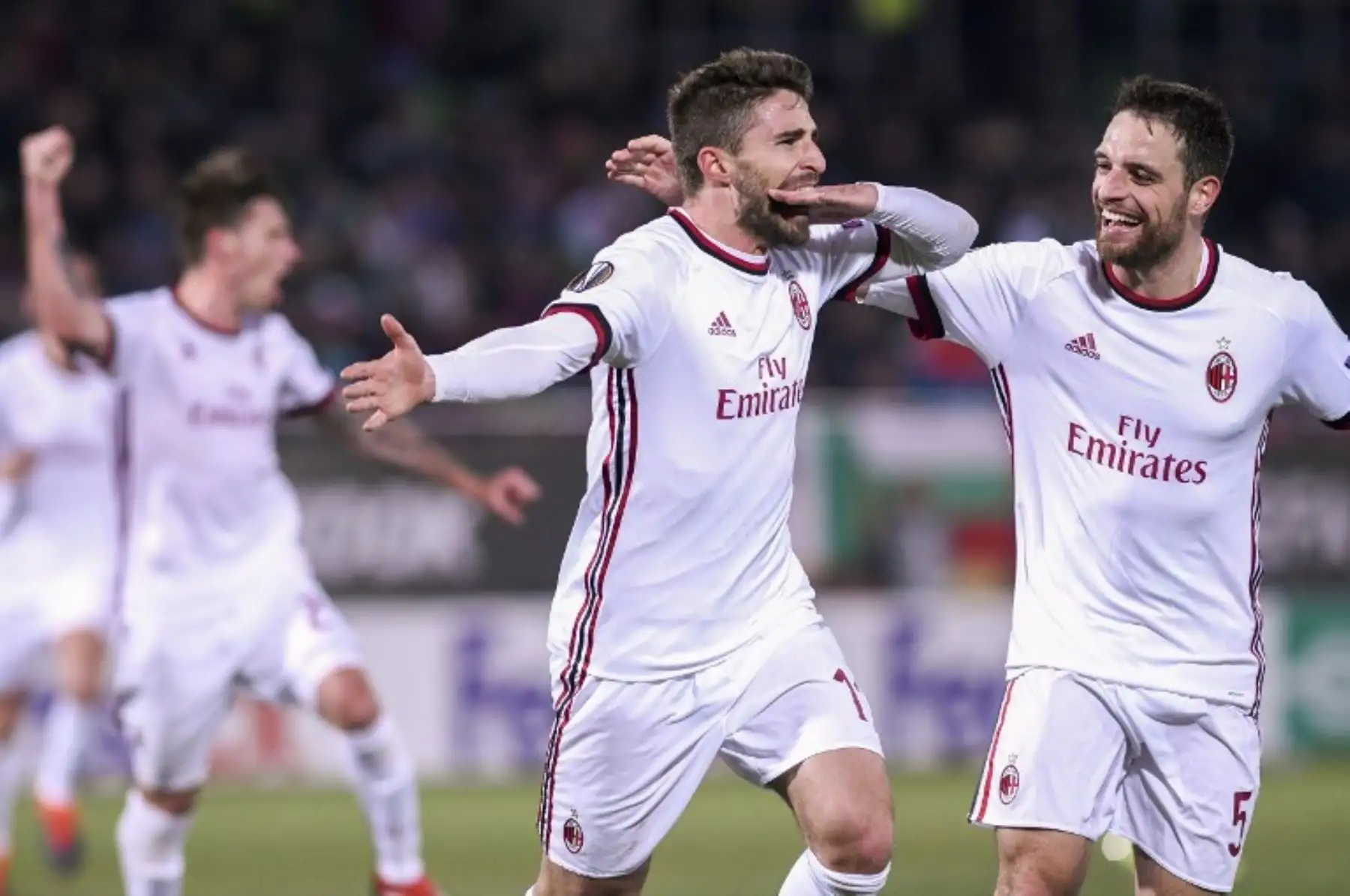 Fabio Borini del AC Milan selló la victoria con el 3-0 al Ludogorets de Bulgaria. Foto: AFP