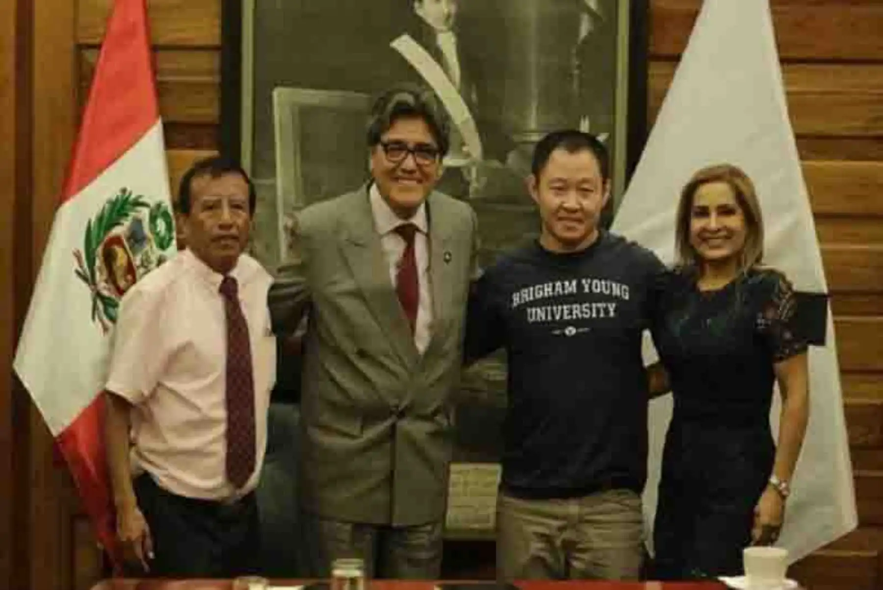Ministro de Salus, Abel Salinas, se reunió con congresistas Kenji Fujimori y Maritza García, así como el alcalde distrital de Pucusana, Pedro Florián