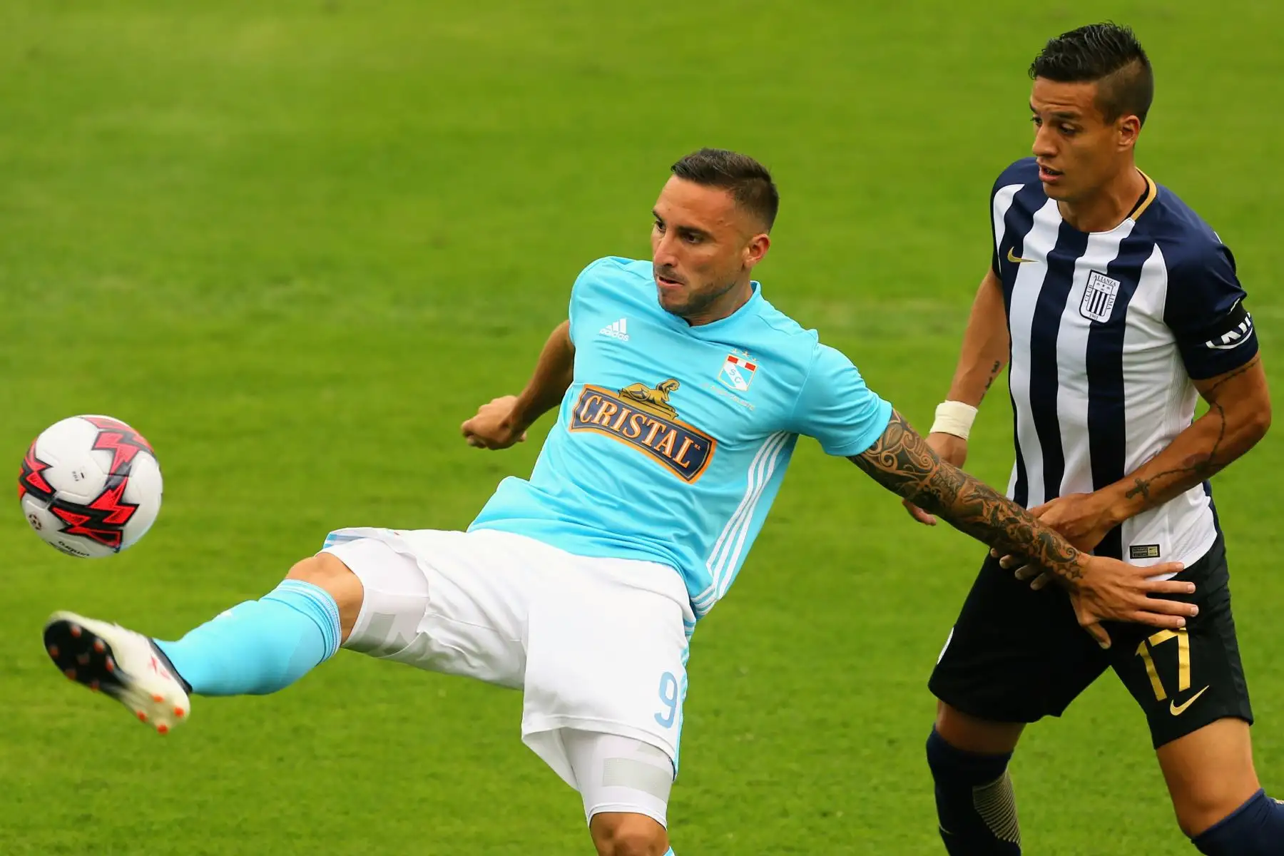 LIMA,PERÚ.FEBRERO 18. Alianza Lima y Sporting Cristal protagonizan el partido de la fecha en el estadio Alejandro Villanueva. Foto:Andina/Luis Iparraguirre