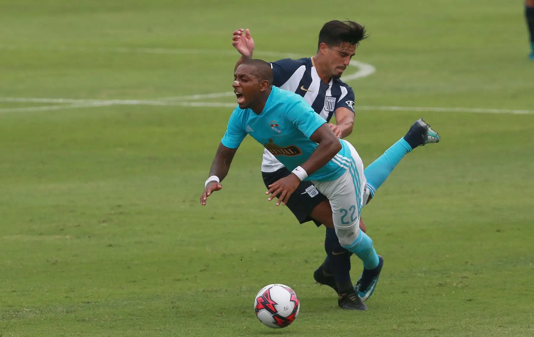 LIMA, PERÚ FEBRERO 18. Sporting Cristal gano 2 a 0 a  Alianza Lima, por  la tercera jornada, en el estadio Alejandro Villanueva. Foto: ANDINA/ Jhony Laurente