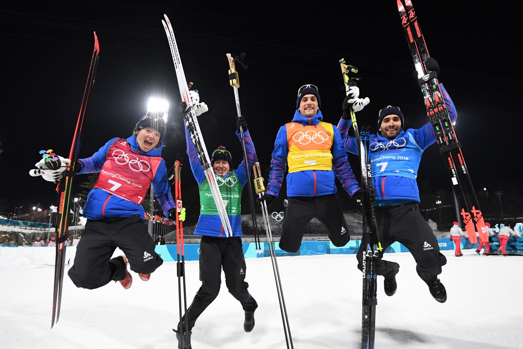 Los medallistas de oro de Francia celebran su victoria en los Juegos Olímpicos de Invierno Pyeongchang 2018. Foto: AFP