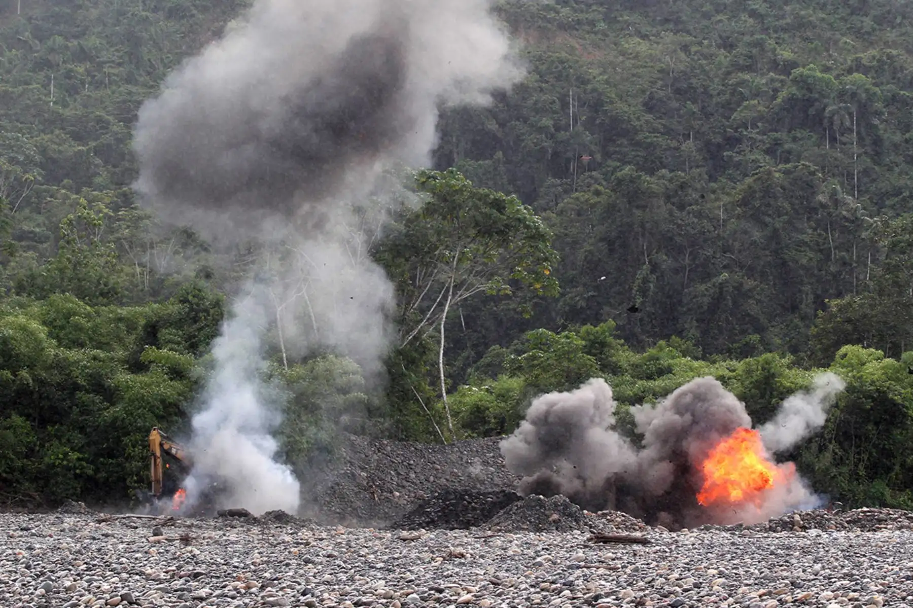 La Fiscalía Especializada en Materia Ambiental, la Dirección de Capitanías y Guardacostas y el Servicio Nacional de Áreas Naturales Protegidas han ejecutado 36 exitosos operativos conjuntos. Foto: ANDINA/ Vidal Tarqui