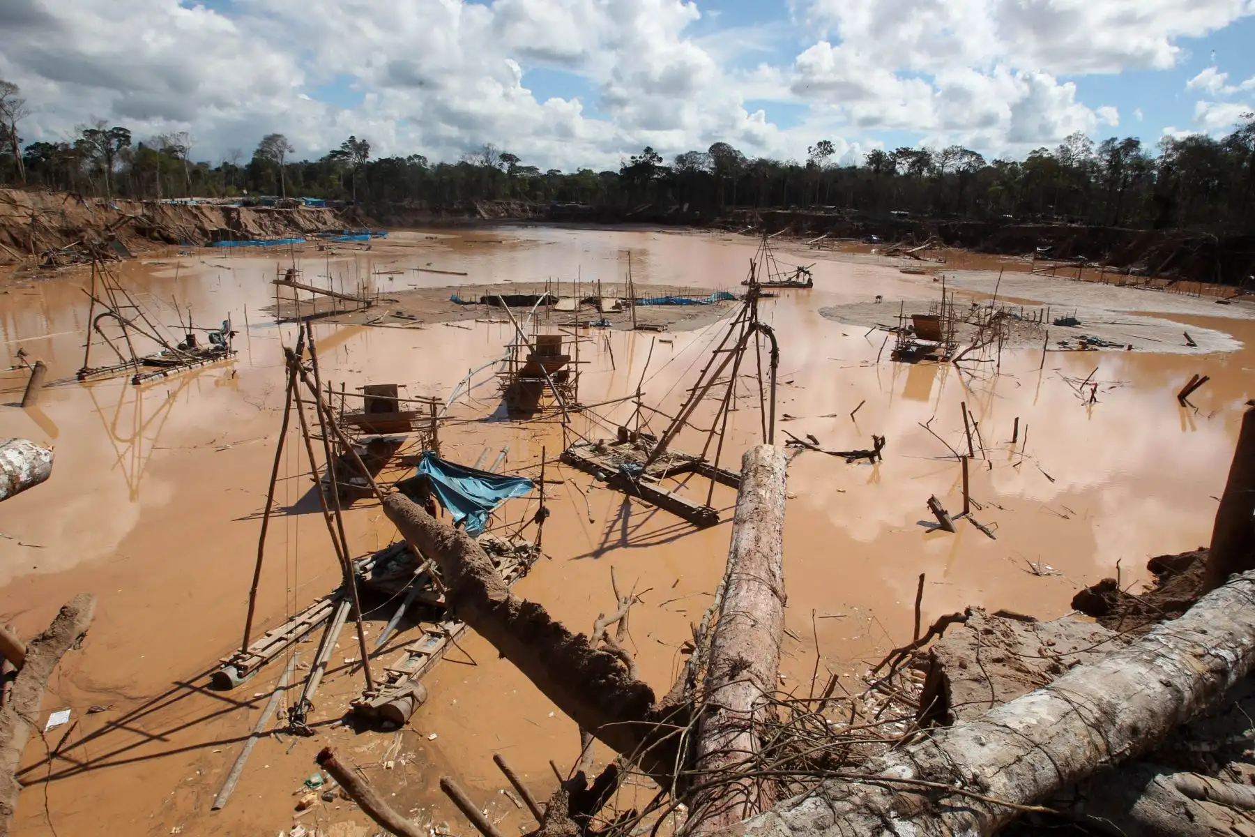 En octubre del 2017 se aprobó la Estrategia de Lucha en Contra de la Minería Ilegal en las Áreas Naturales Protegidas (ANP) de Administración Nacional 2017-2021. Foto: ANDINA/ Vidal Tarqui
