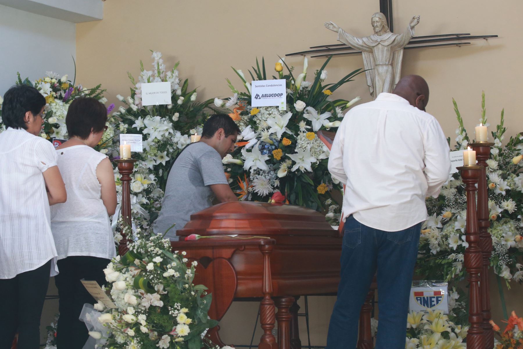 LIMA,PERÚ-FEBRERO 20.Velatorio del fallecido periodista Daniel Peredo, en la iglesia  Virgen de Fátima. Foto: ANDINA/ Jhony Laurente