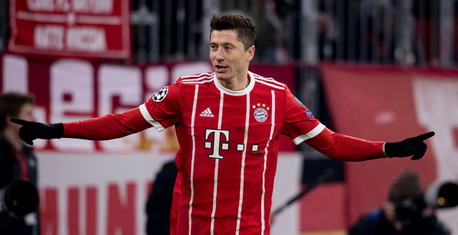 Delantero del Bayern Lewandowski celebra el gol. Foto: AFP