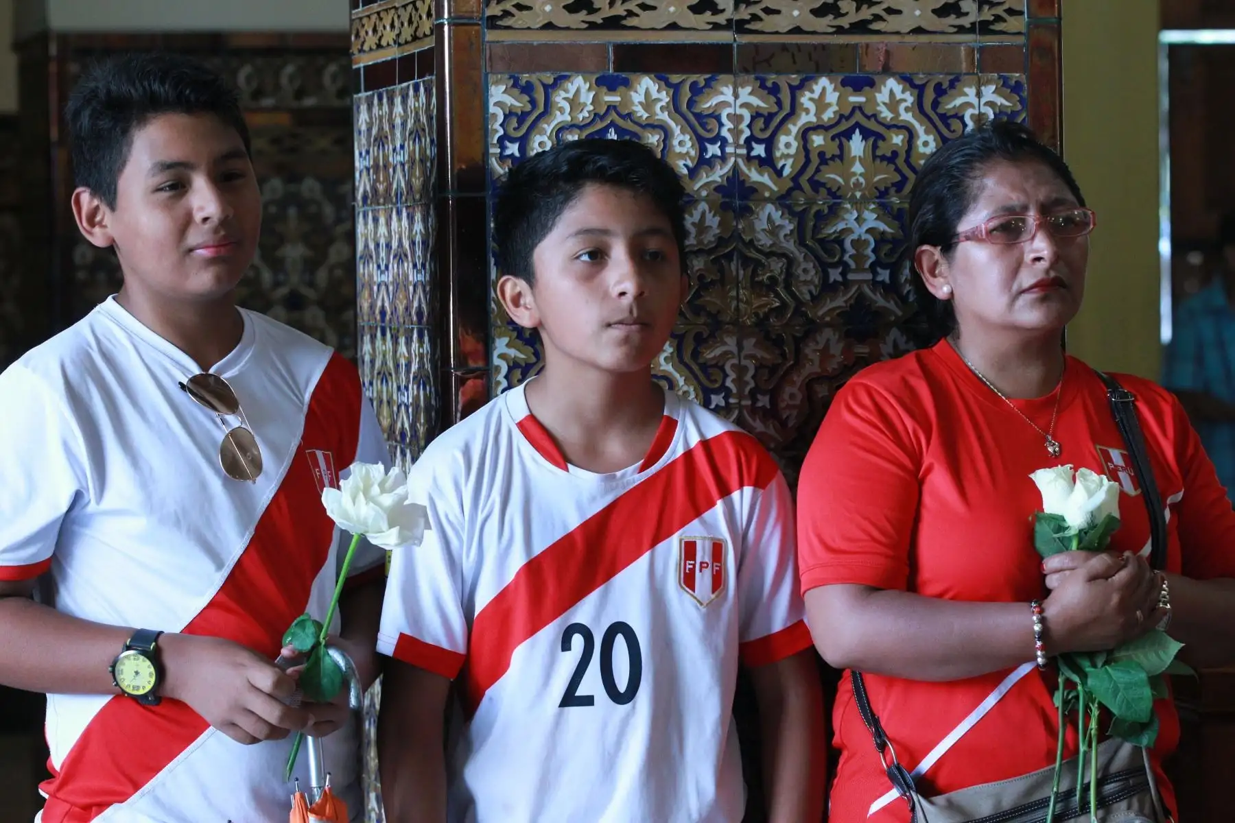 Familiares y amigos se despiden del periodista y narrador deportivo Daniel Peredo, quien falleció el pasado lunes víctima de un paro cardíaco. Foto: ANDINA/Dante Zegarra