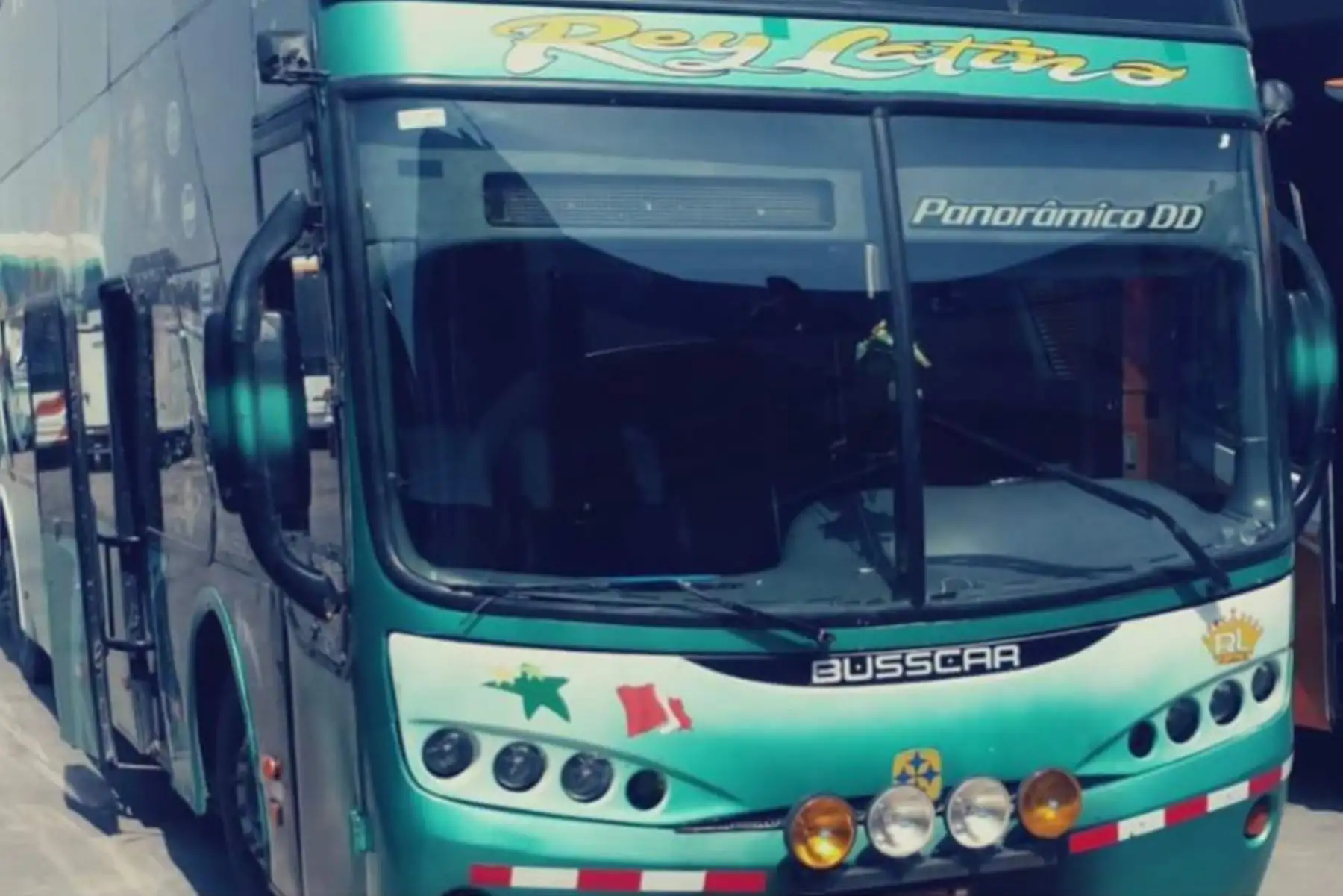 Personal de la Oficina Regional del Indecopi en Arequipa (ORI Arequipa) inició una investigación para verificar el cumplimiento de las normas de protección al consumidor, por parte de la Empresa de Transportes Rey Latino E.I.R.L., en lo referido a la cobertura del SOAT y las causas del accidente ocurrido ayer en la Panamericana Sur.
