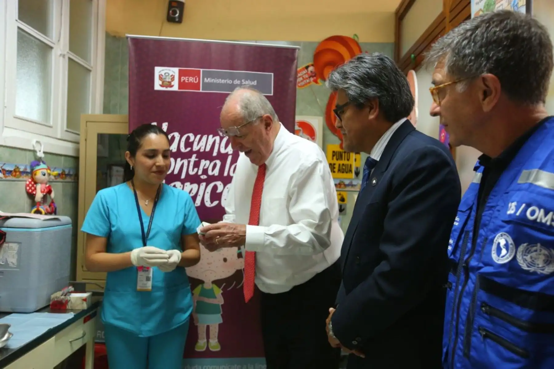 El presidente Pedro Pablo Kuczynski participa del lanzamiento de la vacunación contra la varicela a menores de un año en el Instituto Nacional de Salud del Niño (INSN). Foto: ANDINA/ Prensa Presidencia