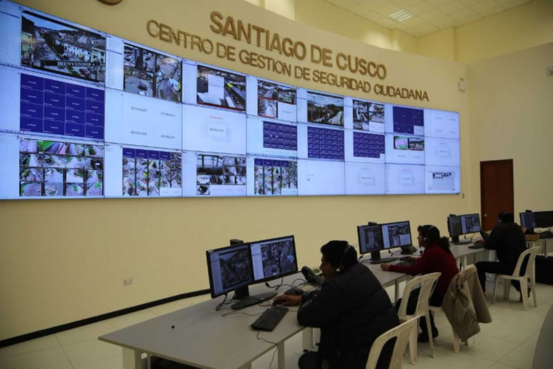 Más de 120,000 pobladores del distrito de Santiago, en la región Cusco, cuentan con un Centro de Gestión de Seguridad Ciudadana, cuyo objetivo es brindar prevención, atención inmediata, protección y seguridad, el cual fue construido mediante la modalidad de inversión de obras por impuestos.