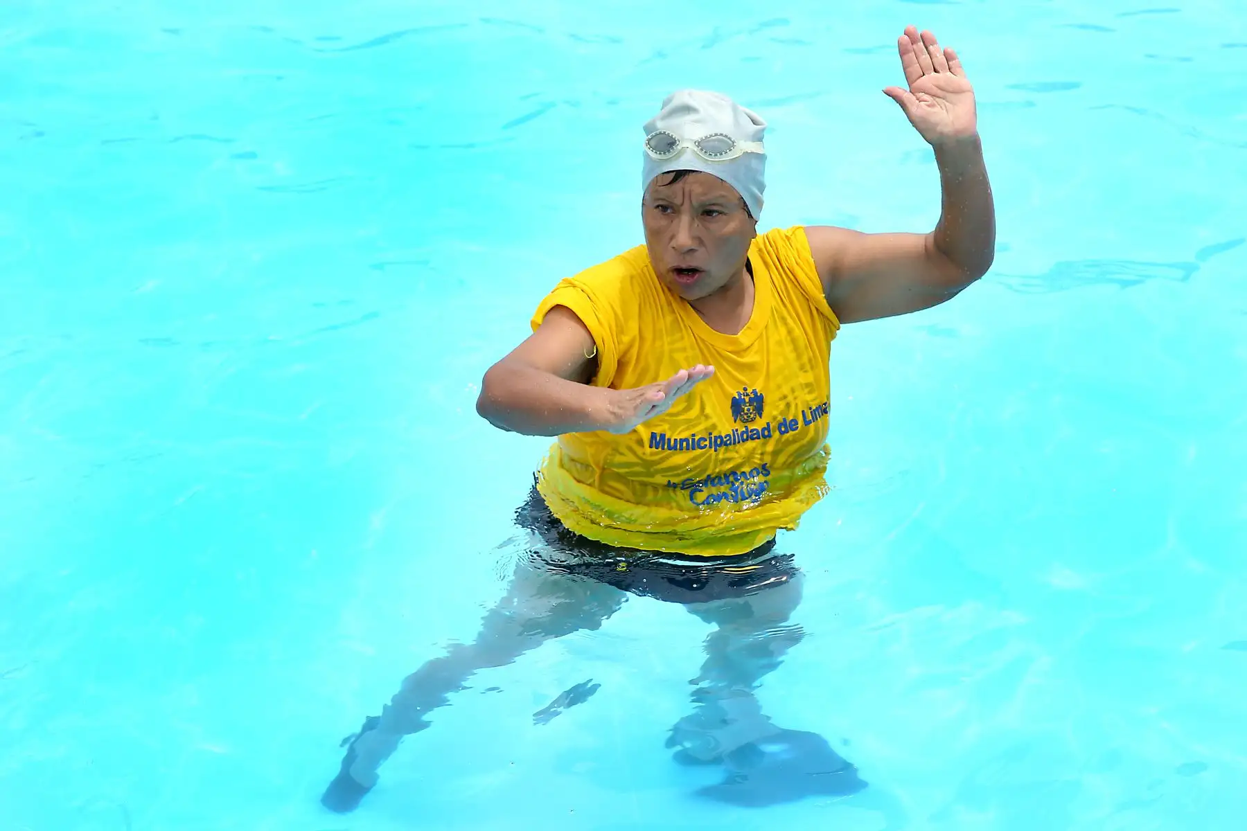 Los adultos mayores se benefician con las actividades físicas que se realizan en los parques zonales de Lima en el transcurso del año. Foto:ANDINA/Melina Mejía